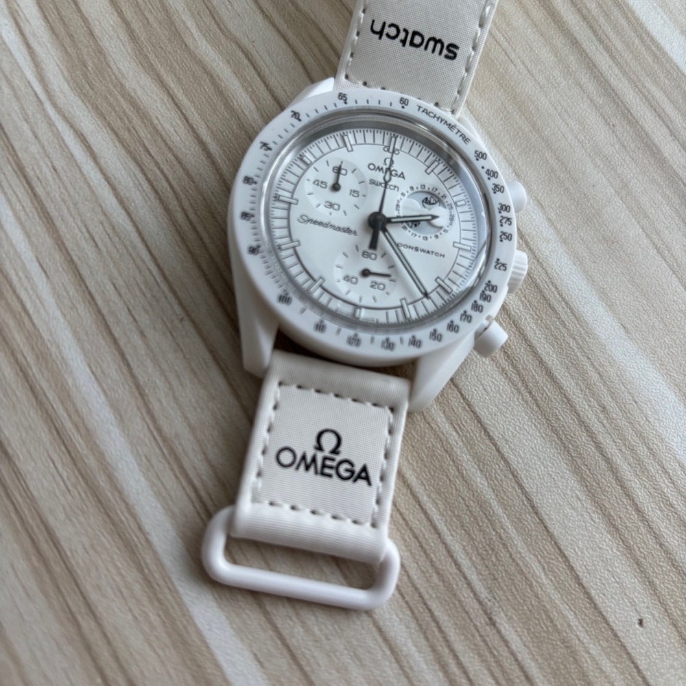 Omega white battery watch - Picture 8 of 9